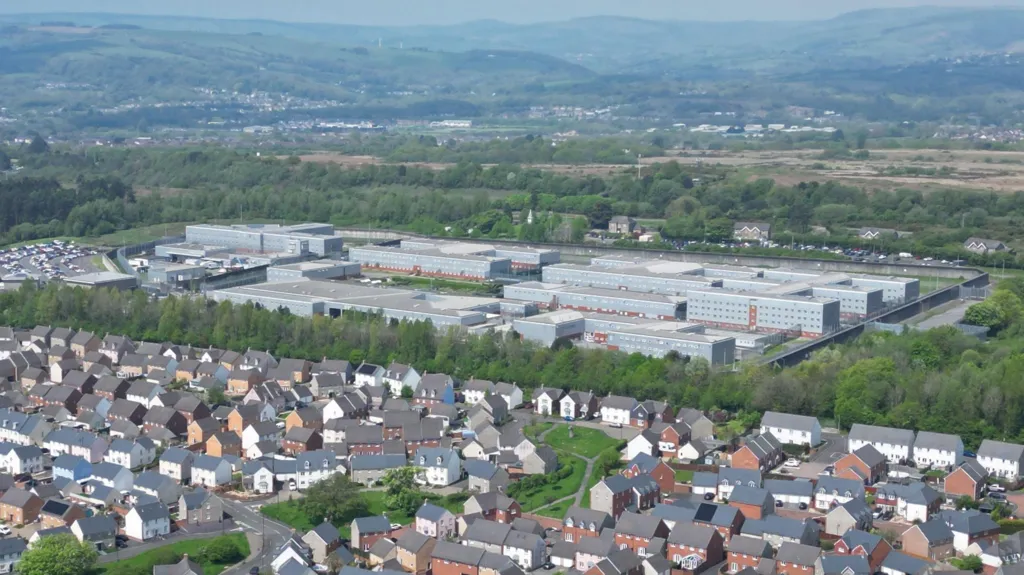 Messages reveal prison staff violence towards inmates
