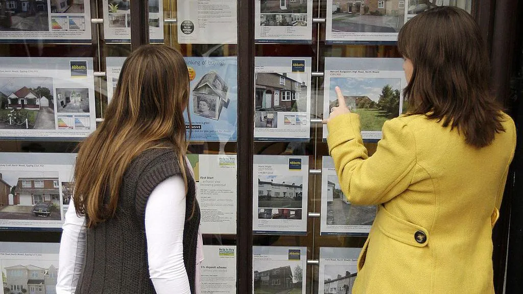 UK mortgage lenders cut rates after Trump tariffs