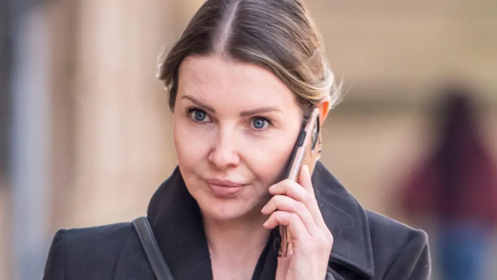 Prison governor had fling with drug dealer inmate, court hears