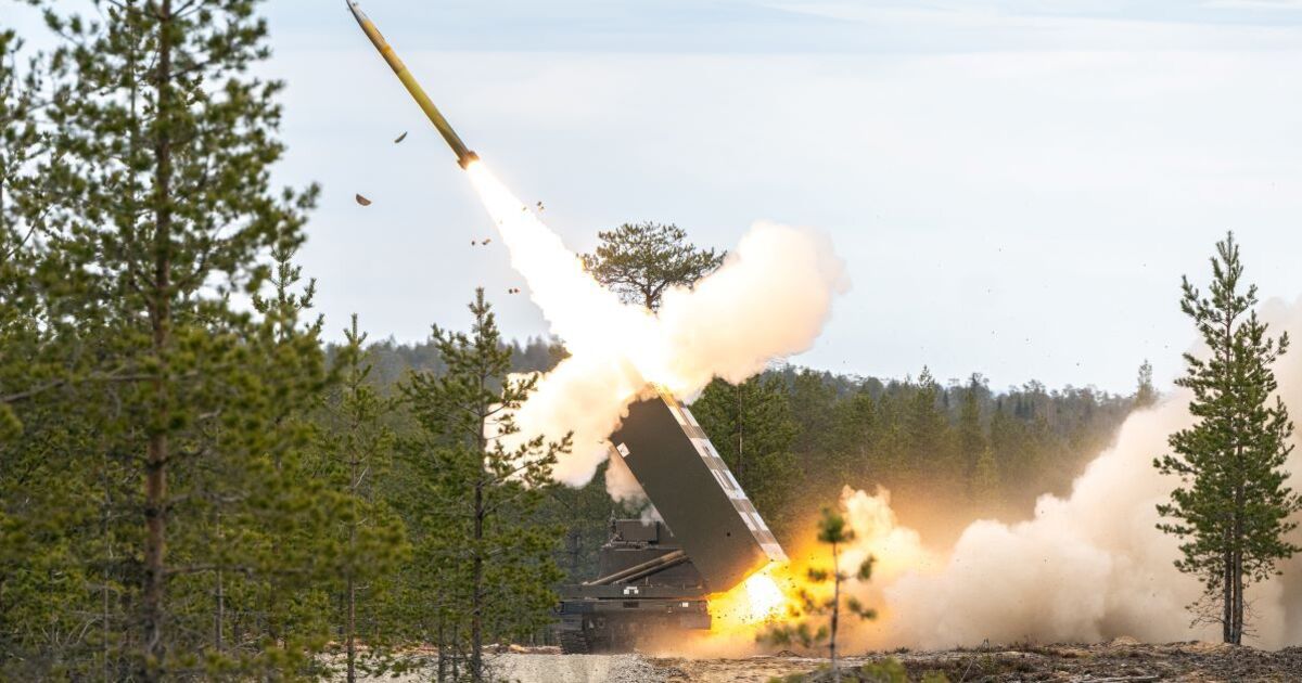 British troops fire missiles on NATO eastern border in show of force to Vladimir Putin