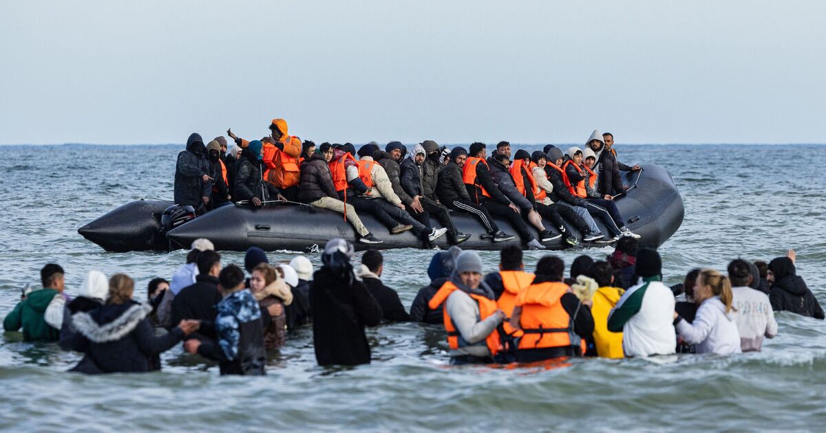 More than 700 migrants feared to have crossed the Channel in single day