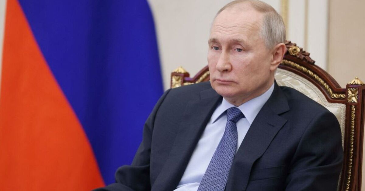 Russia panic as population rate &#039;collapses&#039; and pregnant teens given £900 to have babies