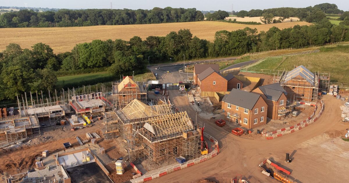 Government to build homes on surplus MoD land as part of 1.5m pledge