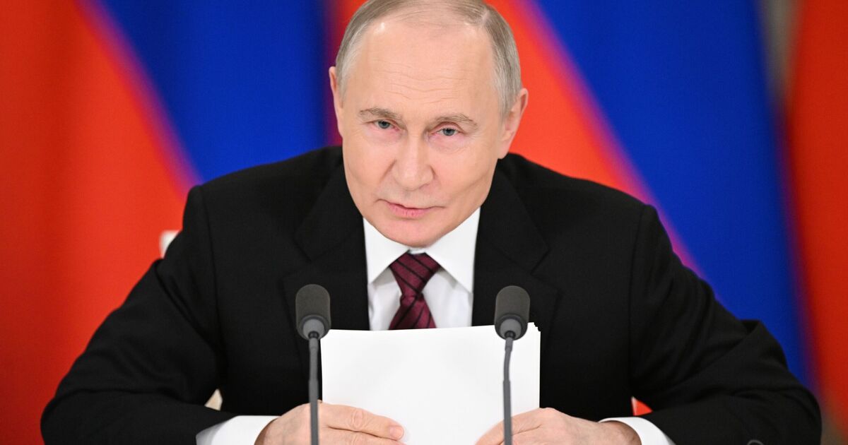 Ukraine LIVE: Putin to defy Macron, Starmer and Trump as US issues red alert for attack