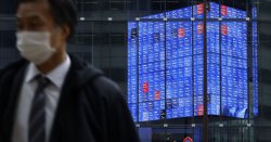 Asian markets plunge as Trump&#039;s sweeping tariffs rock the world