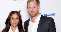 Royal Family LIVE: Prince Harry stuck at 'crossroads' as Sussexes 'branch off' - expert