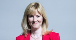 Ex-Labour MP Rosie Duffield says Keir Starmer looked at her 'like an alien' over trans row
