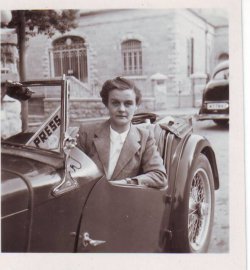 Pioneering Daily Express reporter who broke news of the Second World War