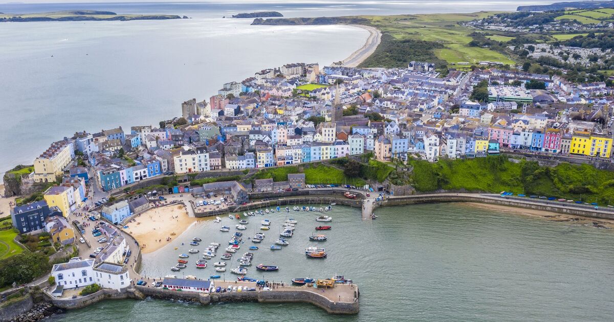 &#039;Most beautiful town in Wales&#039; boasts colourful houses and gorgeous sea views