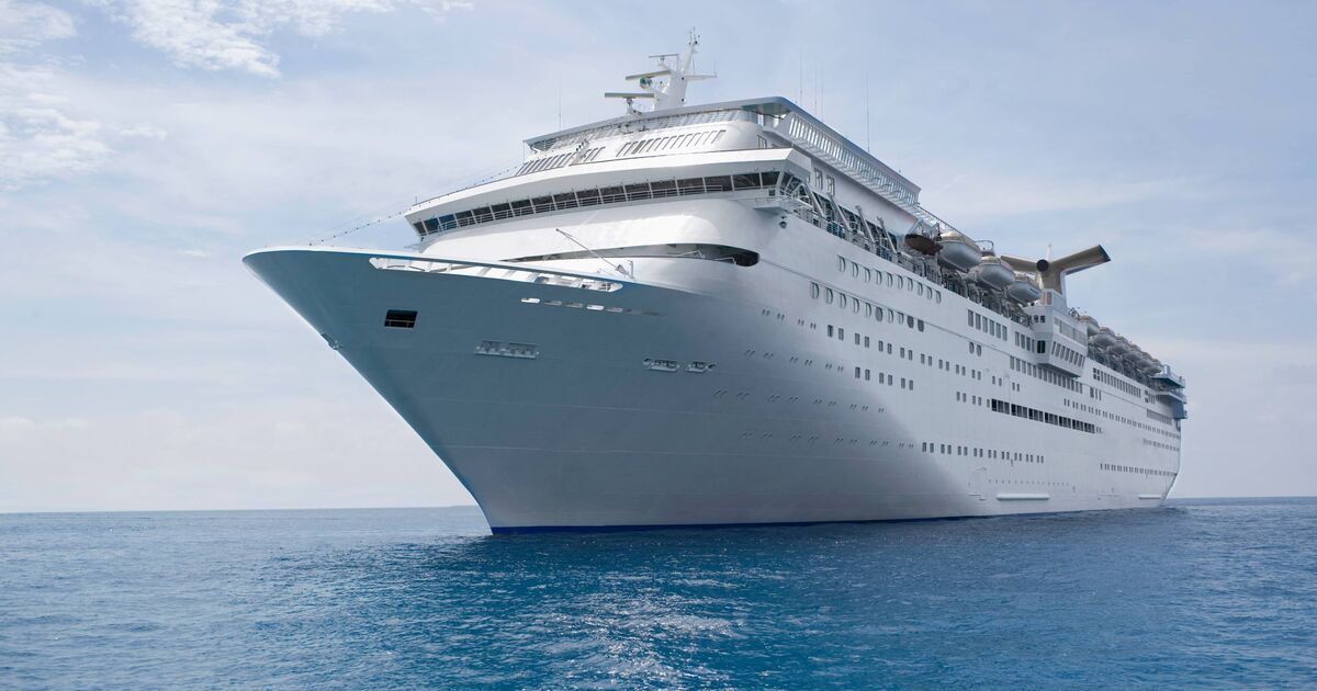 Cruise expert shares two dress codes passengers must &#039;always&#039; pack for