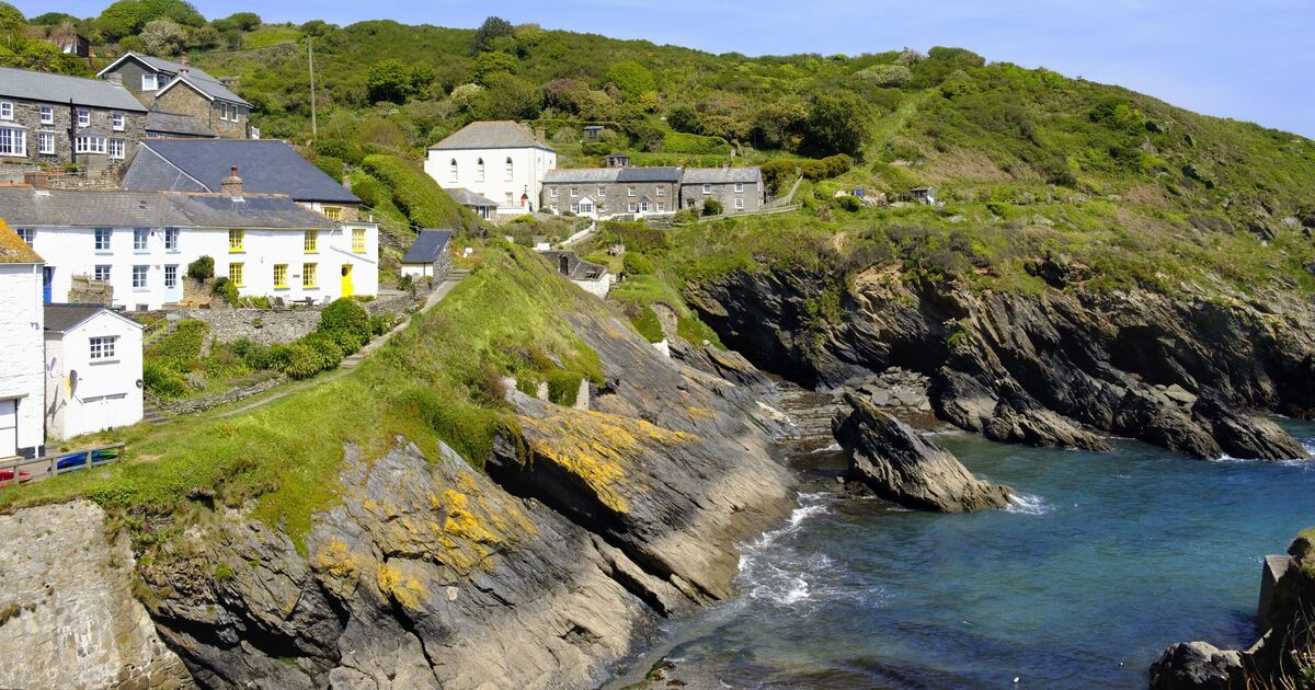 The UK beaches with water warm enough to actually swim in - including Cornish hidden gem