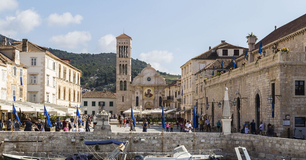 Little-known rule could see Brits fined for wearing certain clothes at holiday hotspot