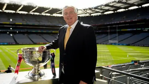 Tributes paid to former Sunday Game presenter Michael Lyster