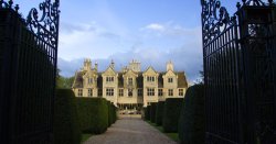 A-list couple scrap move to idyllic Cotswolds town in huge blow