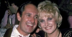 Hollywood legend issues heartbreaking on-stage tribute after tragic death