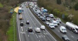 M25 traffic LIVE: Rush hour nightmare as crash sparks closure and long delays