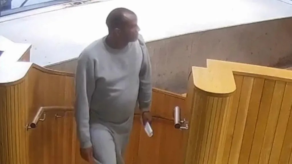 CCTV shows suspects moments before arson attack on Hatzola ambulances in Golders Green